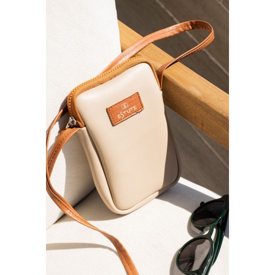 Leather Phone Holder with Adjustable Shoulder Strap, Shoulder Bag and Handbag, Stylish and Versatile, Brown Color