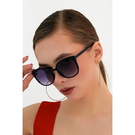 Eleta Sunglasses for Women, UV 400 Protection, Lightweight Frame, Gradient Lenses and Chic Oval Design, Black Color